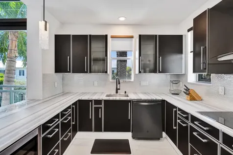 365 SE 6th Avenue Delray Beach FL 33483