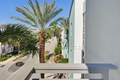 365 SE 6th Avenue Delray Beach FL 33483