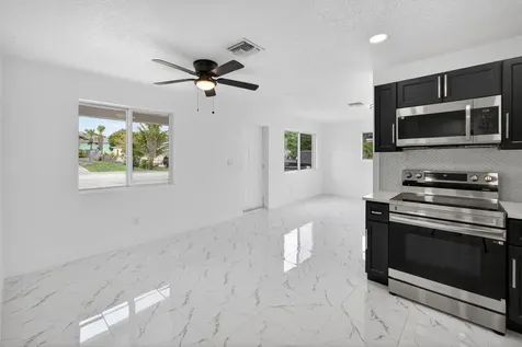 1225 W 32 Street Riviera Beach FL 33404
