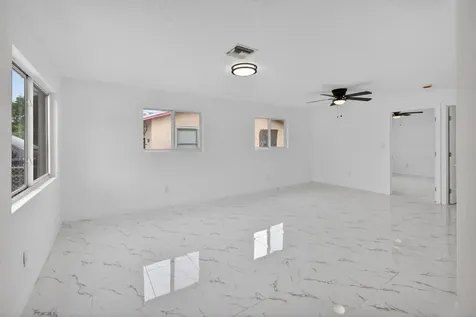 1225 W 32 Street Riviera Beach FL 33404