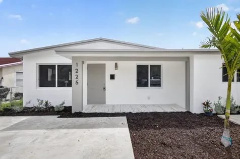 1225 W 32 Street Riviera Beach FL 33404
