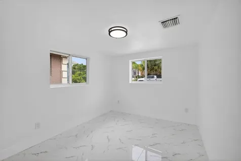 1225 W 32 Street Riviera Beach FL 33404