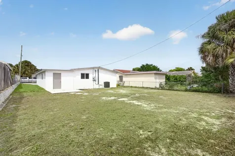 1225 W 32 Street Riviera Beach FL 33404