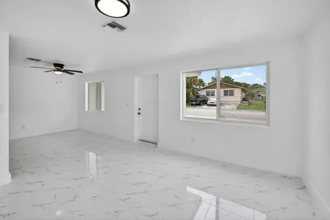 1225 W 32 Street Riviera Beach FL 33404