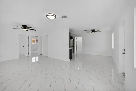 1225 W 32 Street Riviera Beach FL 33404