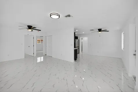 1225 W 32 Street Riviera Beach FL 33404