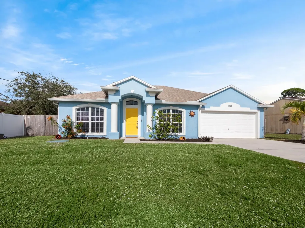 949 SE Bywood Avenue Port St Lucie FL 34983