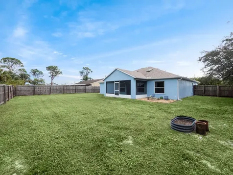949 SE Bywood Avenue Port St Lucie FL 34983