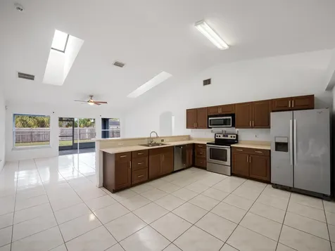 949 SE Bywood Avenue Port St Lucie FL 34983