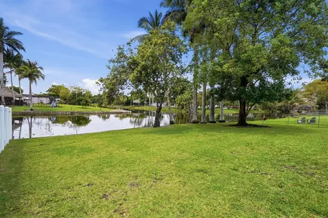 5261 SW 89th Avenue Cooper City FL 33328