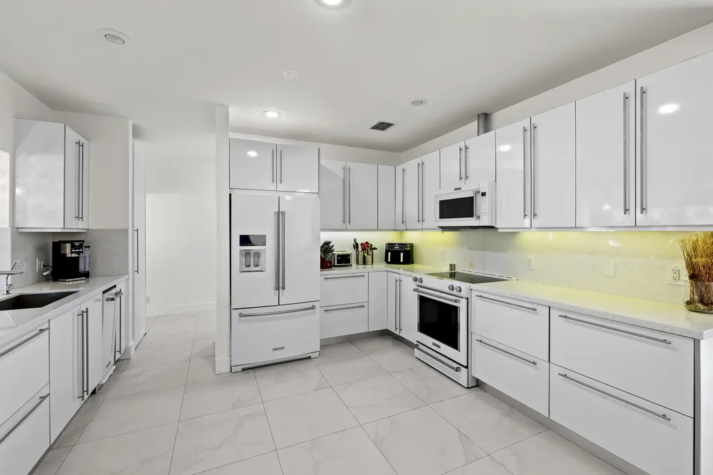 13621 SW 16th Street Davie FL 33325