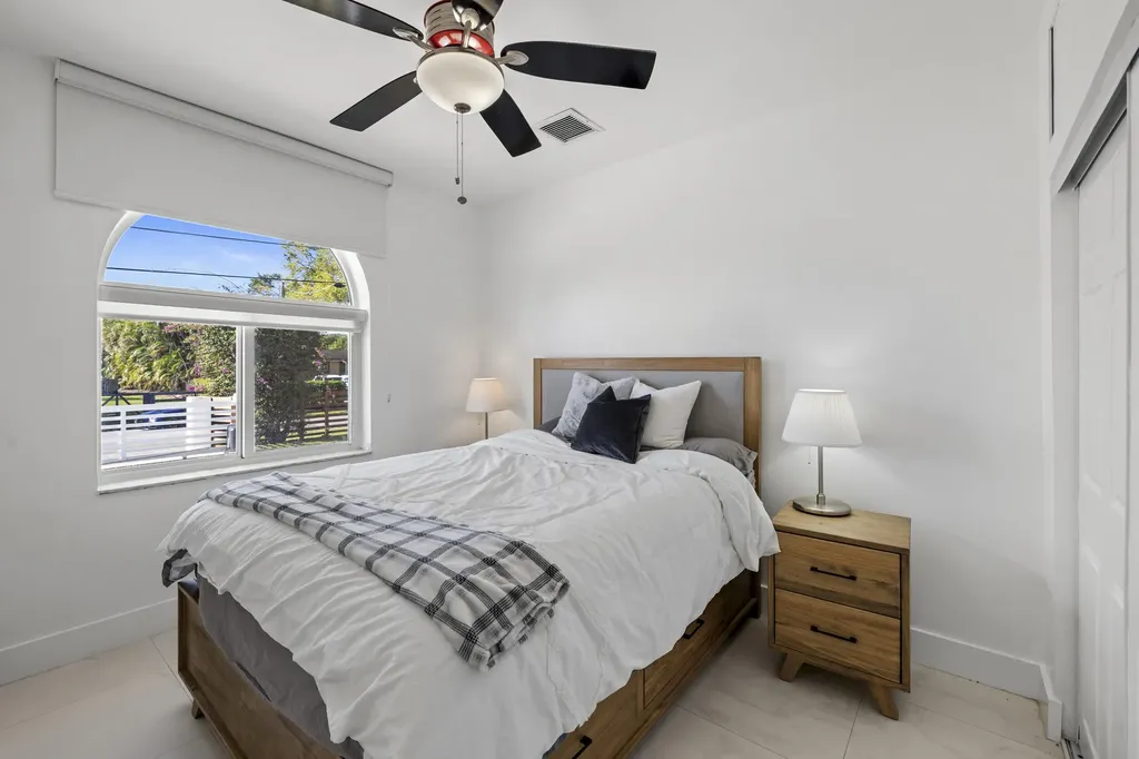 13621 SW 16th Street Davie FL 33325