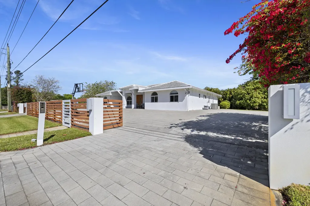 13621 SW 16th Street Davie FL 33325