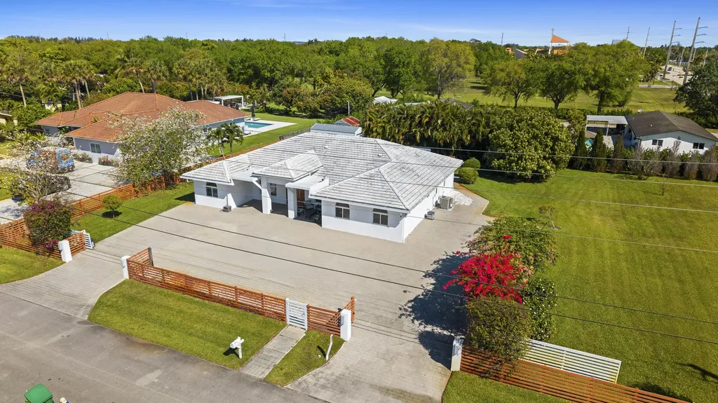13621 SW 16th Street Davie FL 33325