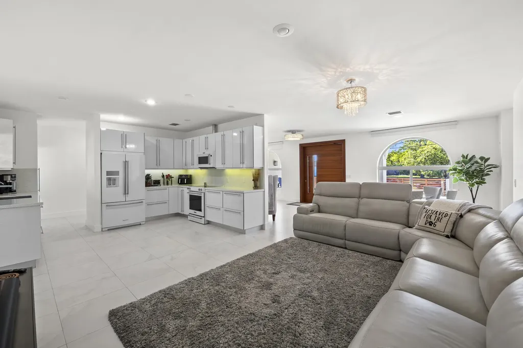 13621 SW 16th Street Davie FL 33325