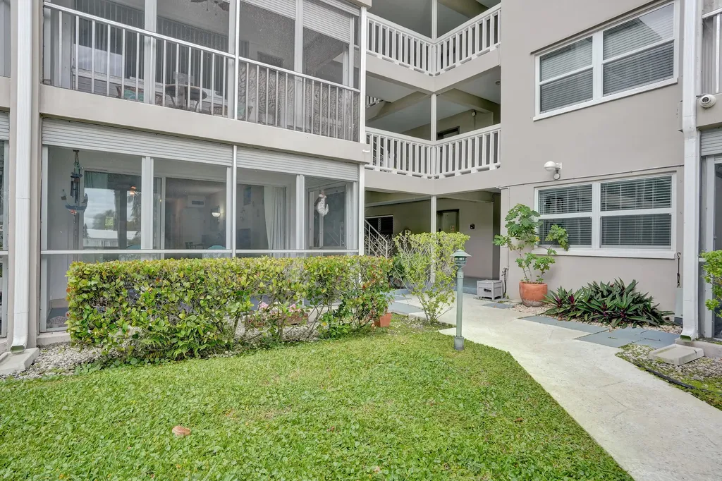 900 SW 12th Street Fort Lauderdale FL 33315