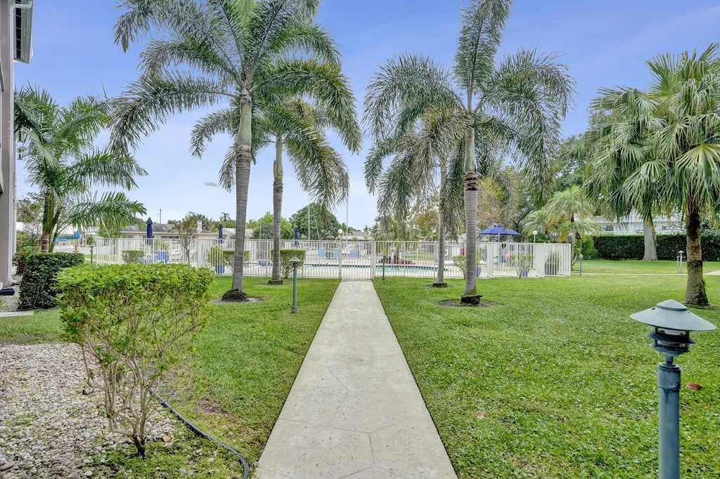 900 SW 12th Street Fort Lauderdale FL 33315