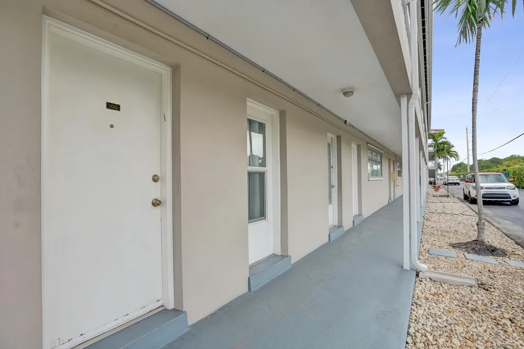 900 SW 12th Street Fort Lauderdale FL 33315