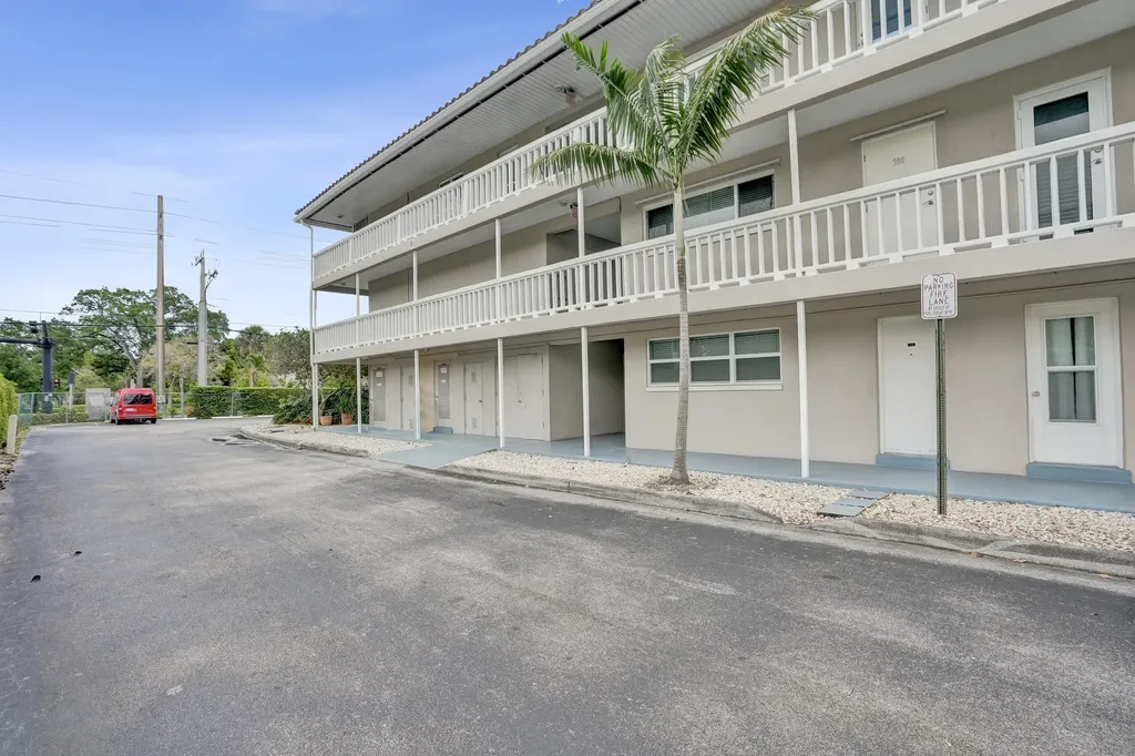 900 SW 12th Street Fort Lauderdale FL 33315