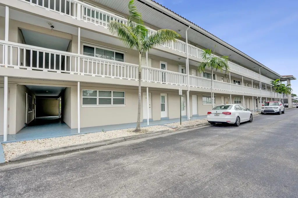 900 SW 12th Street Fort Lauderdale FL 33315