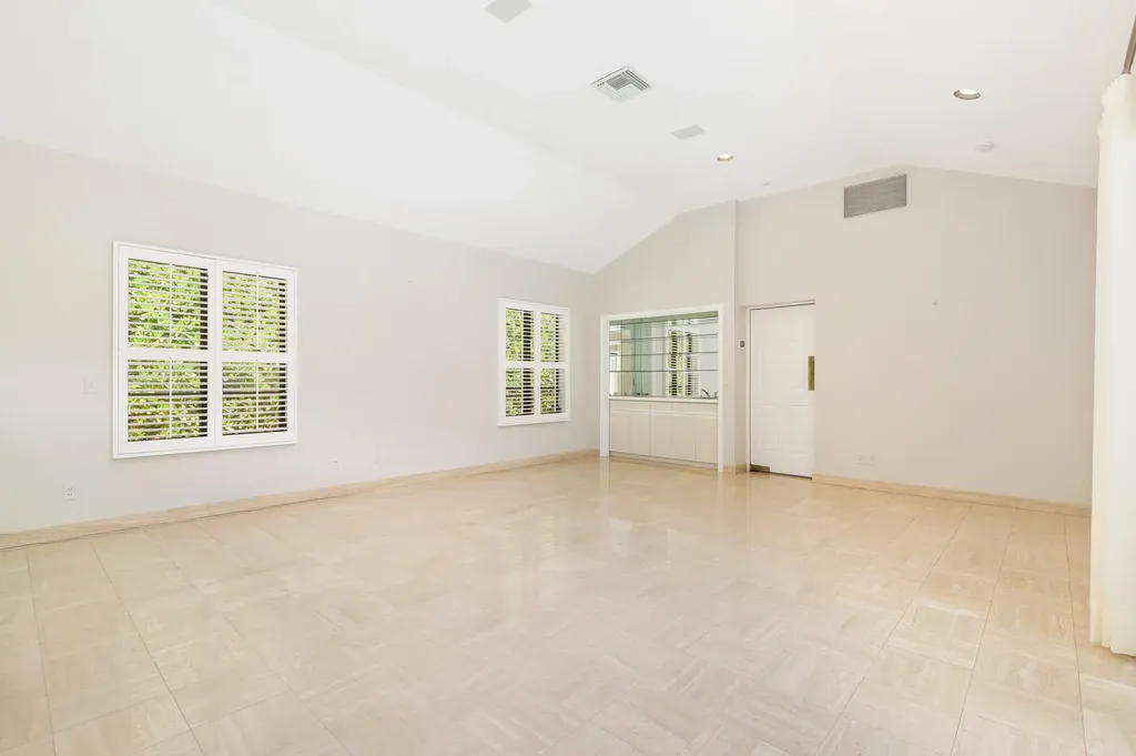 575 N Lake Way Palm Beach FL 33480