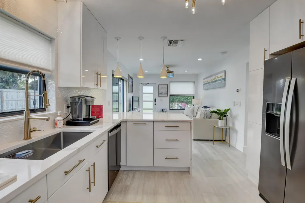 201 SE 7th Street Delray Beach FL 33483