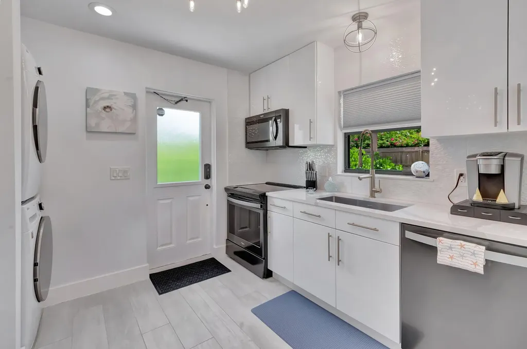 201 SE 7th Street Delray Beach FL 33483