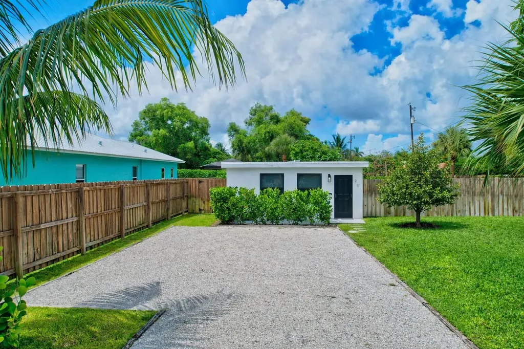 201 SE 7th Street Delray Beach FL 33483