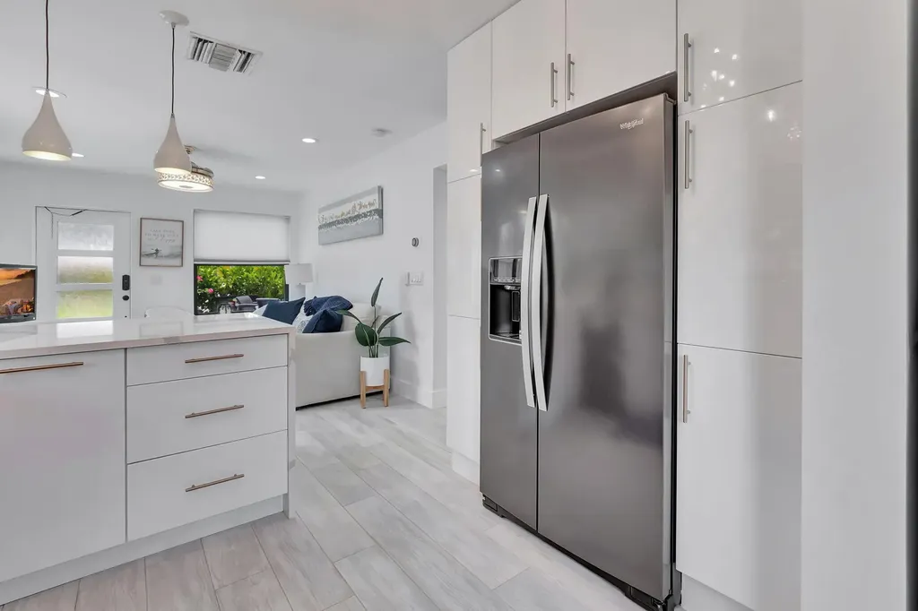 201 SE 7th Street Delray Beach FL 33483