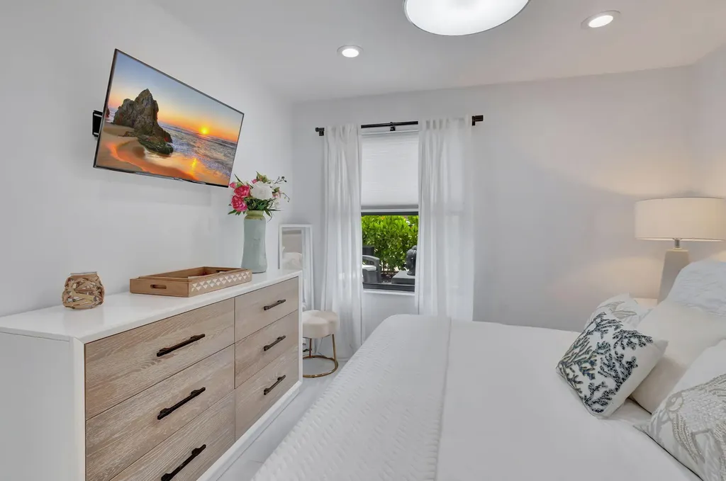 201 SE 7th Street Delray Beach FL 33483