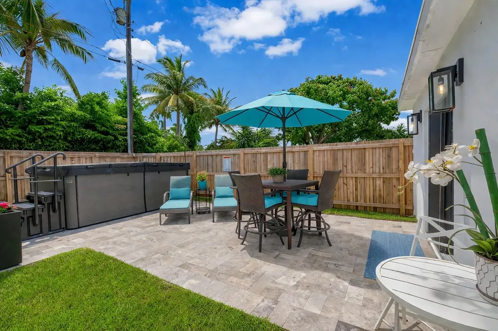 201 SE 7th Street Delray Beach FL 33483