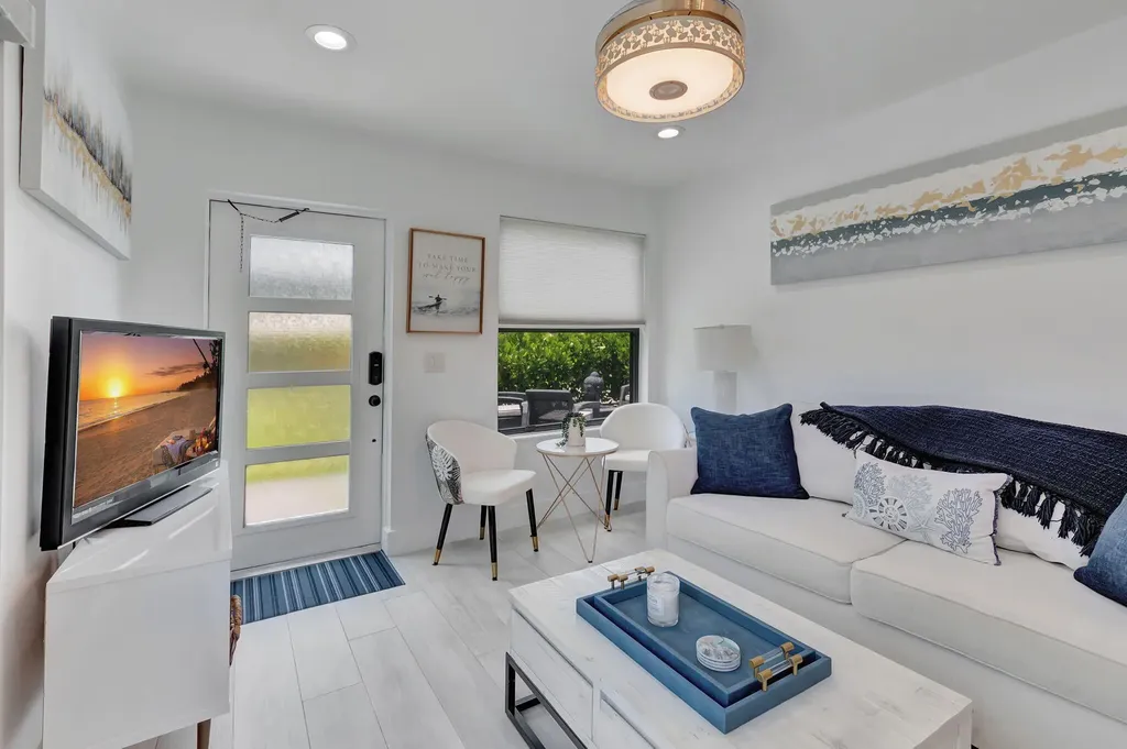 201 SE 7th Street Delray Beach FL 33483