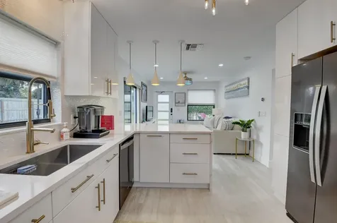 201 SE 7th Street Delray Beach FL 33483