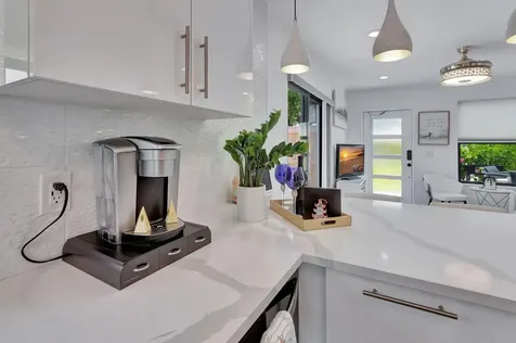 201 SE 7th Street Delray Beach FL 33483