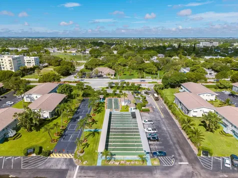 480 Horizons W Boynton Beach FL 33435