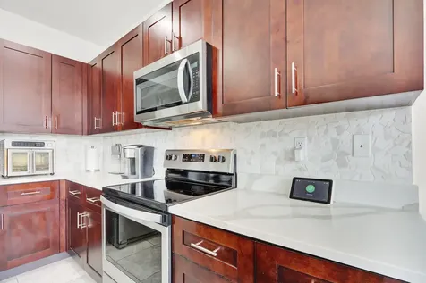 3010 King Palm Way Riviera Beach FL 33410