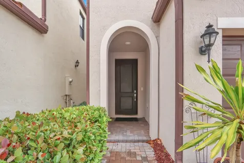 3010 King Palm Way Riviera Beach FL 33410