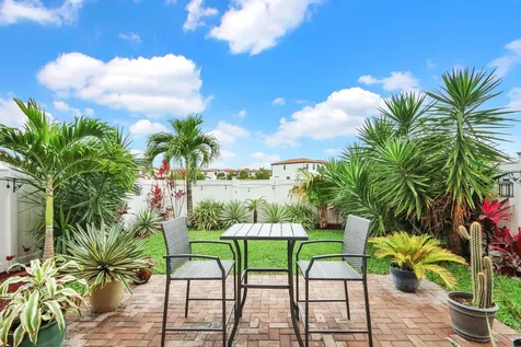 3010 King Palm Way Riviera Beach FL 33410