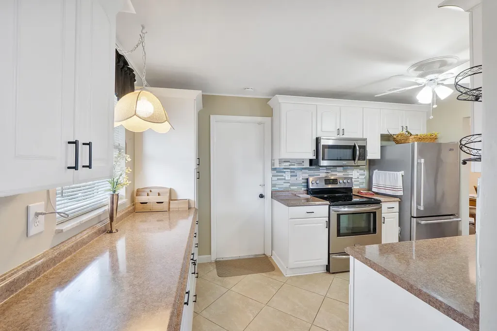 1810 SW 18th Street Boynton Beach FL 33426
