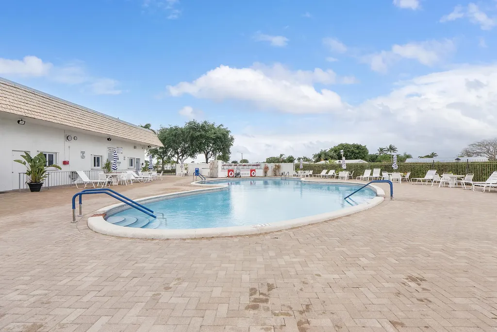 1810 SW 18th Street Boynton Beach FL 33426