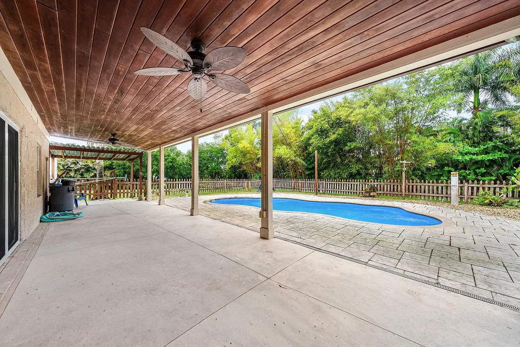12325 89th Place N West Palm Beach FL 33412