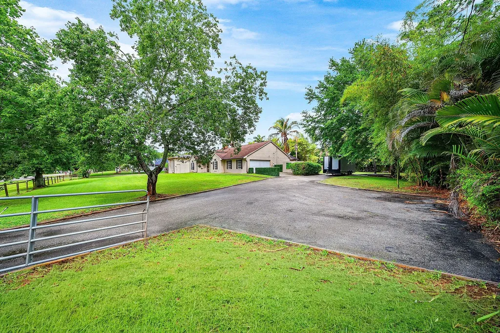 12325 89th Place N West Palm Beach FL 33412