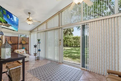 10864 Royal Caribbean Circle Boynton Beach FL 33437