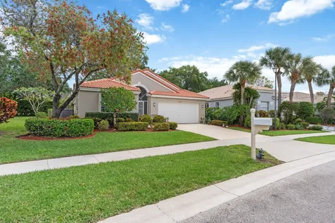 10864 Royal Caribbean Circle Boynton Beach FL 33437