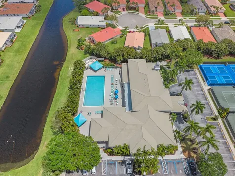 10864 Royal Caribbean Circle Boynton Beach FL 33437
