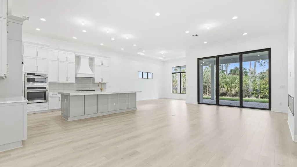 13282 Artisan Circle Palm Beach Gardens FL 33418