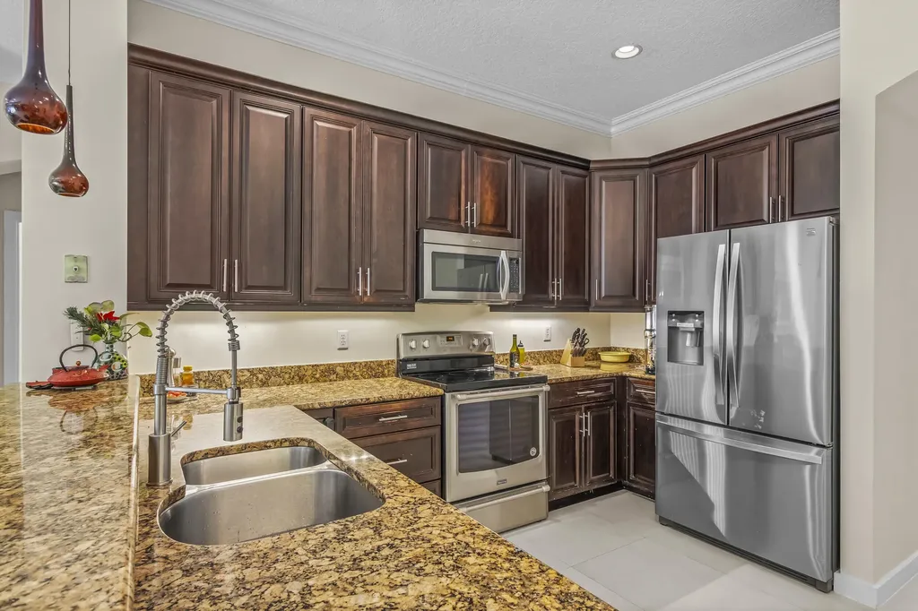 48 Lake Eden Drive Boynton Beach FL 33435