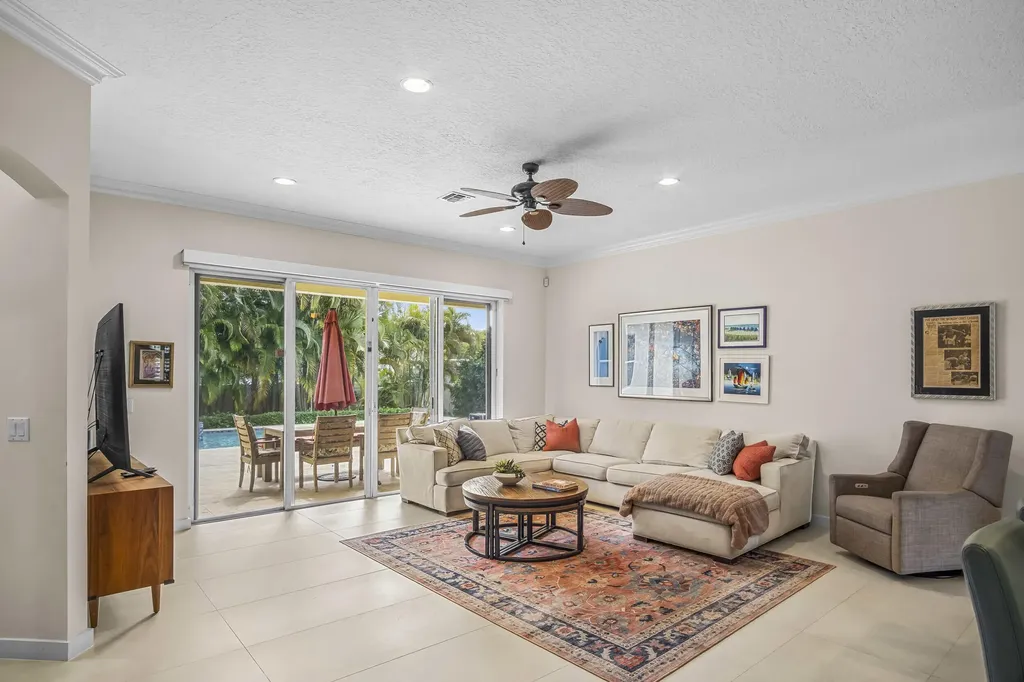 48 Lake Eden Drive Boynton Beach FL 33435