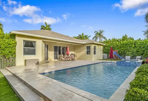 48 Lake Eden Drive Boynton Beach FL 33435