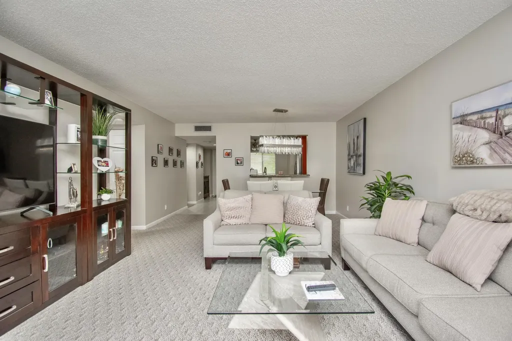 7286 Huntington Lane Delray Beach FL 33446